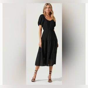 ASTR THE LABEL Shoulder Smocked Tiered Midi Dress size Medium in Black